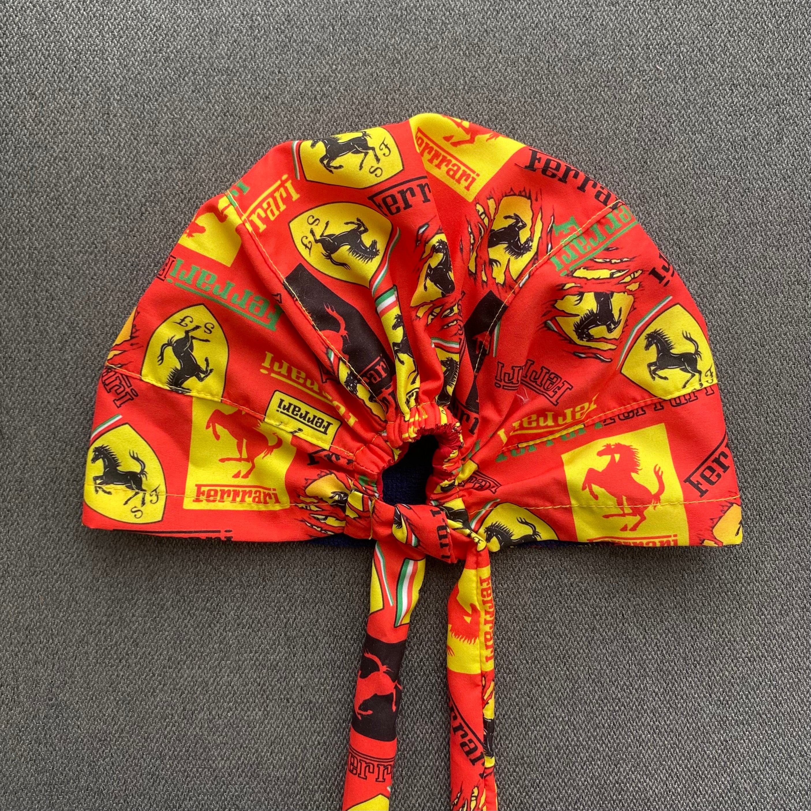 Gorro estampado Ferrari